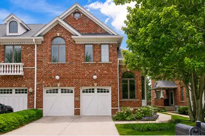 271 Arbor Glen Boulevard #271, Schaumburg, IL 60195 - Photo 1