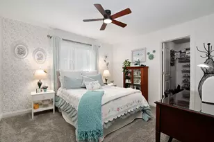 271 Arbor Glen Blvd, Schaumburg, IL 60195 - Photo 23