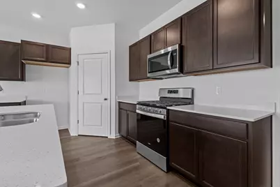 2913 Old Castle Road, Joliet, IL 60435 - Photo 9