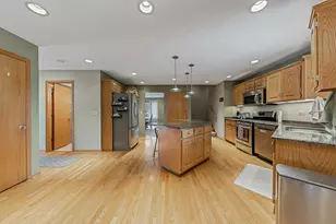12054 Blackthorne Ridge Dr, Mokena, IL 60448 - Photo 5