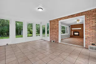 2100 Stirling Rd, Bannockburn, IL 60015 - Photo 15