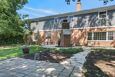 2100 Stirling Road, Bannockburn, IL 60015 - Photo 33