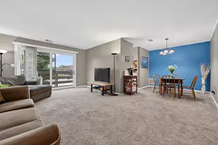 465 Raintree Ct, Glen Ellyn, IL 60137 - Photo 11