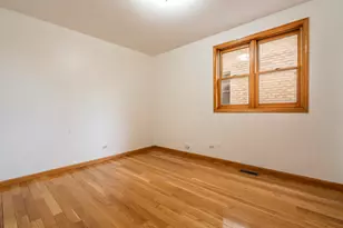 4101 N Dickinson Ave, Chicago, IL 60641 - Photo 9