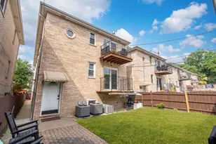 4101 N Dickinson Ave, Chicago, IL 60641 - Photo 13