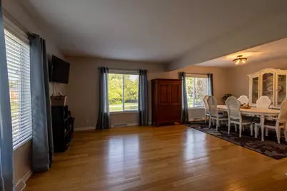 1122 S Benson Boulevard, Freeport, IL 61032 - Photo 3