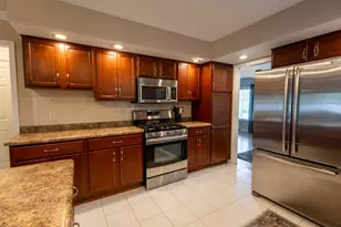 1122 S Benson Blvd, Freeport, IL 61032 - Photo 9
