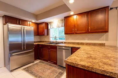 1122 S Benson Boulevard, Freeport, IL 61032 - Photo 7