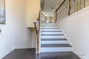 3211 Coral Ln, Glenview, IL 60026 - Photo 5