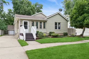 523 E Main St, Morris, IL 60450 - Photo 1