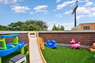 2342 W Montana St, Chicago, IL 60647 - Photo 17
