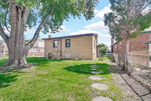 11530 S Campbell Ave, Chicago, IL 60655 - Photo 7