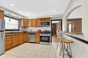 11530 S Campbell Ave, Chicago, IL 60655 - Photo 15