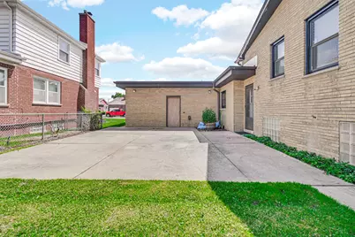 11530 S Campbell Avenue, Chicago, IL 60655 - Photo 5