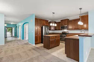 957 Laguna Ln, Pingree Grove, IL 60140 - Photo 9