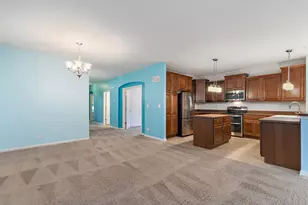 957 Laguna Ln, Pingree Grove, IL 60140 - Photo 5