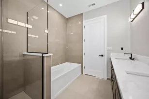 4543 S Ellis Ave, Chicago, IL 60653 - Photo 11