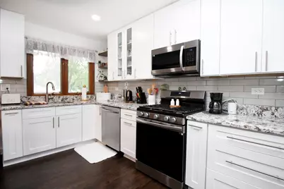 500 Redwood Lane, Schaumburg, IL 60193 - Photo 9