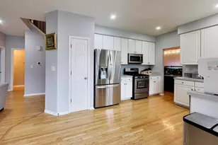 2123 Skylane Dr, Naperville, IL 60564 - Photo 7