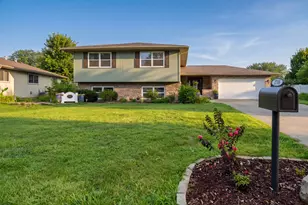 2705 Debo Dr, Peru, IL 61354 - Photo 1