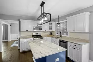 2404 Bainbridge Blvd, West Chicago, IL 60185 - Photo 9