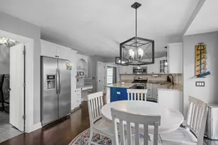 2404 Bainbridge Blvd, West Chicago, IL 60185 - Photo 11
