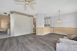 319 Windsor Ct, South Elgin, IL 60177 - Photo 5