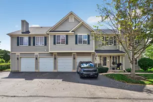 319 Windsor Ct, South Elgin, IL 60177 - Photo 1