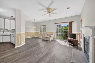 319 Windsor Ct, South Elgin, IL 60177 - Photo 3