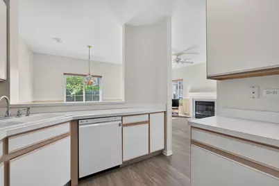 319 Windsor Court #B, South Elgin, IL 60177 - Photo 9