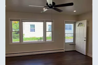 209 W Maple Avenue #B, Mundelein, IL 60060 - Photo 5