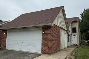 1009 Pheasant Run Ln, Aurora, IL 60504 - Photo 1