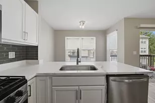 34308 N Goldenrod Rd, Round Lake, IL 60073 - Photo 7