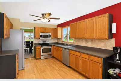 506 Old Country Way, Wauconda, IL 60084 - Photo 5