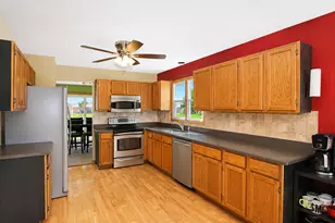506 Old Country Way, Wauconda, IL 60084 - Photo 5