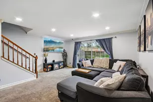 418 Lakeview Cir, Bolingbrook, IL 60440 - Photo 3