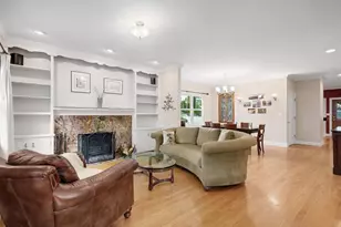 217 S Summit St, Wheaton, IL 60187 - Photo 5