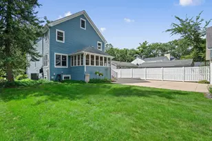 217 S Summit St, Wheaton, IL 60187 - Photo 35