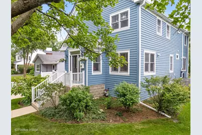 217 S Summit Street, Wheaton, IL 60187 - Photo 3