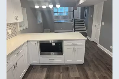 10042 S Princeton Avenue, Chicago, IL 60628 - Photo 13