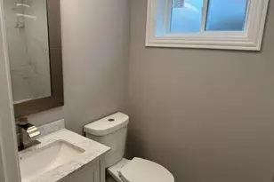10042 S Princeton Ave, Chicago, IL 60628 - Photo 21