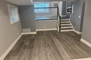 10042 S Princeton Ave, Chicago, IL 60628 - Photo 15