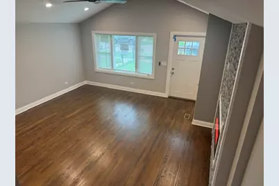 10042 S Princeton Avenue, Chicago, IL 60628 - Photo 31