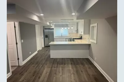 10042 S Princeton Avenue, Chicago, IL 60628 - Photo 9