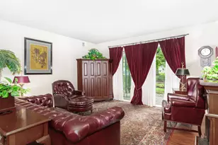 6106 Knoll Valley Dr, Willowbrook, IL 60527 - Photo 3