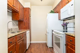 6106 Knoll Valley Dr, Willowbrook, IL 60527 - Photo 7
