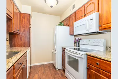 6106 Knoll Valley Drive #102, Willowbrook, IL 60527 - Photo 5
