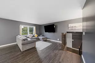1204 Lincoln Ct, Streamwood, IL 60107 - Photo 11