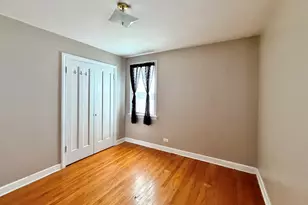 10806 S Whipple St, Chicago, IL 60655 - Photo 9