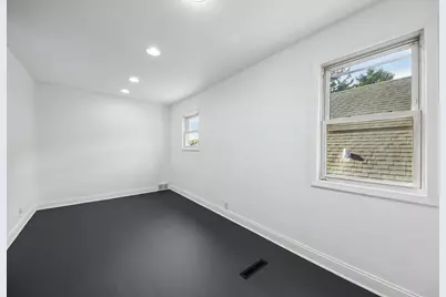 3121 N Nottingham Avenue, Chicago, IL 60634 - Photo 11